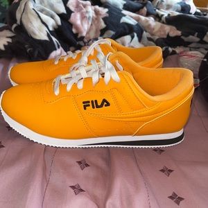 FILA machu sneakers size 9